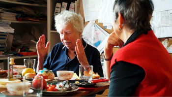 Lotte Ingrisch und Linde Waber beim Atelierfrühstück 2018