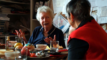 Lotte Ingrisch und Linde Waber beim Atelierfrühstück 2018